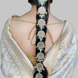 KARATCART Gold-Plated & White Kundan Studded & Beaded Head Chain image 2