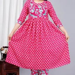 sonava club Women Viscose Rayon Kurta Pant Set image 5