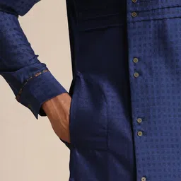 Manyavar Men Geometric Printed Kurta image 5