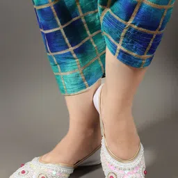 retro walk Mojaris For Women image 2