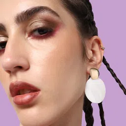 SOHI Gold-Plated White Contemporary Drop Earrings image 4