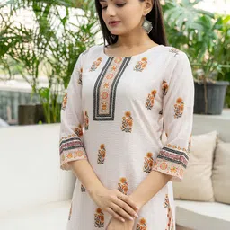 WEAVLLITE Ethnic Motifs Printed Sequinned Kurta With Trousers & Dupatta image 5