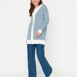 Trendyol Striped V-Neck Long Sleeves Acrylic Cardigan Sweaters image 2