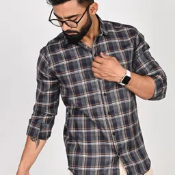tanip Men Slim Fit Checkered Spread Collar Casual Shirt image 5