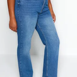 Trendyol Women Mid-Rise Straight Fit Heavy Fade Stretchable Jeans-image-38