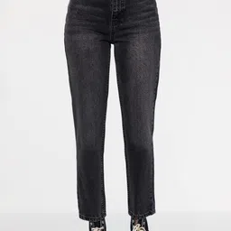 Trendyol Women Mid-Rise Clean Look Heavy Fade Pure Cotton Jeans-image-40