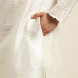 SOJANYA Men Off White & Maroon Solid Kurta with Churidar & Embroidered Nehru Jacket image 3