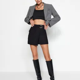 Trendyol Women Mid Rise Shorts-picture-1