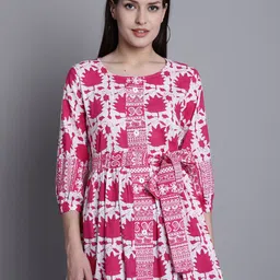 Roly Poly Floral Printed Round Neck Pure Cotton Top-picture-32