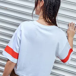 Bewakoof Heavy Duty 1.0 Looney Tunes Round in Bugs Graphic Printed Oversized Short Top image 3