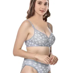 Aamarsh Pack Of 3 Printed Cotton Lightly Padded Bra With Briefs image 2