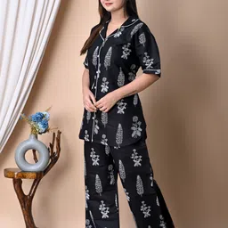 paramount nx Women Night Suit Set Black Applique image 4