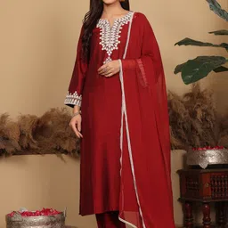 Varanga Floral Embroidered Straight Kurta With Trousers & Dupatta image 1