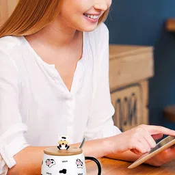 BonZeaL White Hand Printed Ceramic Glossy Coffee Mug With Lid & Spoon 480 ml image 4