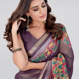 KALINI Magenta & Red Geometric Printed  Zari Saree image 4