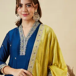 mokosh Women Silk Blend Kurta Pant Dupatta Set image 4