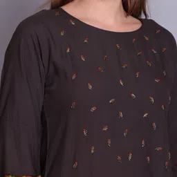 Elthia Ethnic Motifs Embroidered Pure Cotton Kurta With Trousers image 2