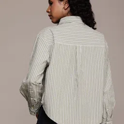 roadster Women Oversized Fit Striped Casual Shirt image 4