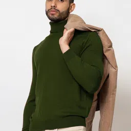 ain6 Men Solid Turtle Neck Dark Green Sweater image 3