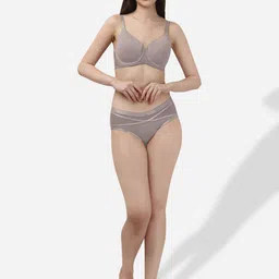 Soie Full Coverage Padded Wired T-shirt Bra with Mesh Detailing image 4