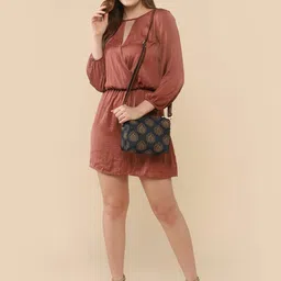 THE CLOWNFISH Isla Women Peacock Blue Ethnic Motifs Structured Sling Bag image 3