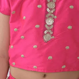 here&now x kinder kids Kinder Kids Girls Green & Pink Printed Ready to Wear Lehenga & Blouse With Dupatta image 2