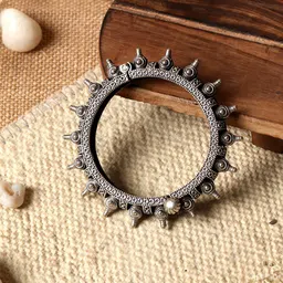 TEEJH Oxidised Silver-Toned Bangle image 1