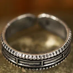 Exotic India Sterling Silver Silver-Plated Engraved Box Design Finger Ring image 3
