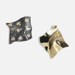 SOHI Gold-Plated Contemporary Studs Earrings image 5