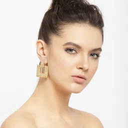 AVANT-GARDE PARIS Gold-Toned Square Studs Earrings image 4