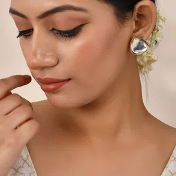 Silvermerc Designs Gold-Plated Kundan Studs Earrings image 4