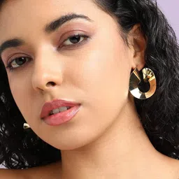 SOHI Gold-Plated Contemporary Studs Earrings image 2