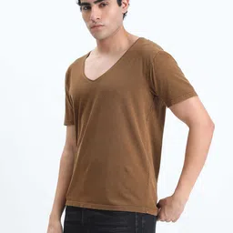 showoffff Men Solid V Neck Cotton Blend Brown T-Shirt image 3