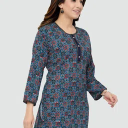 Saree Swarg Women Navy Blue & Red Ethnic Motifs Printed Kurti image 3