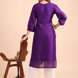 yeoja creation Women Embroidered Silk Blend Straight Kurta image 3