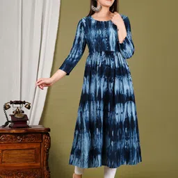 tantanatan Women Printed Viscose Rayon Flared Kurta image 3