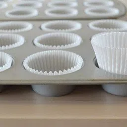 royals Paper Cupcake/Muffin Mould 300 image 3