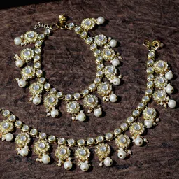 Karatcart Gold-Plated Kundan & Pearls Studded Handcrafted Anklets image 1
