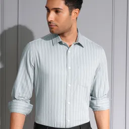 Men Slim Fit Striped Cut Away Collar Casual Shirt-image-96