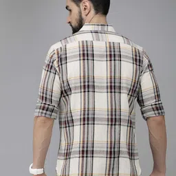 the bear house Men Slim Fit Checkered Spread Collar Casual Shirt image 5