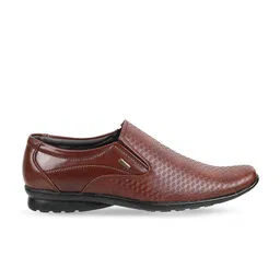 WALKWAY by Metro Men Textured Leather Formal Slip-On Shoes image 2