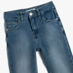 Koton Girls Clean Look Flared Light Fade Mid-Rise Stretchable Jeans image 5