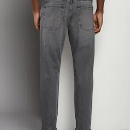 calvin klein jeans Calvin Klein Men Mid-Rise Comfort Heavy Fade Jeans image 4