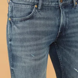 Wrangler Men Skanders Slim Fit Low Distress Low-Rise Heavy Fade Jeans image 5
