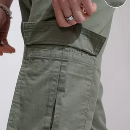 highlander Men Slim Fit Green Cotton Blend Trousers image 5