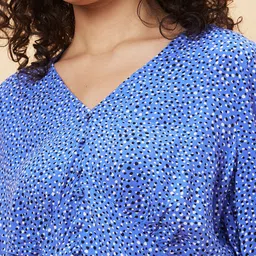 Globus Blue Polka Dots Printed V-Neck Gathered Detailed Regular Top image 5
