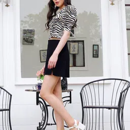 Sera White & Black Animal Printed Puff Sleeve Crop Top image 3