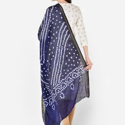 Dupatta Bazaar Navy Blue & White Printed Bandhini Silk Dupatta image 5