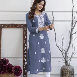 petopian Women Embroidered Cotton Blend Straight Kurta image 3