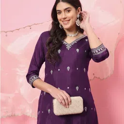vredevogel Women Silk Blend Kurta Pant Dupatta Set-picture-21